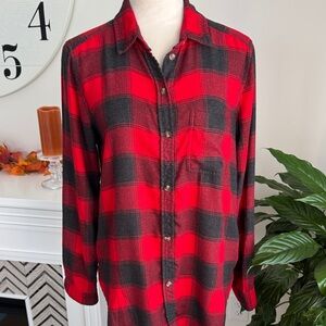American Eagle Outfitters Red and Black Checkered Shirt (Boyfriend Fit)